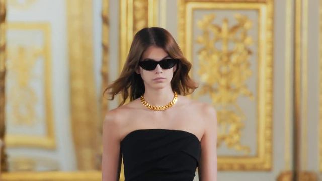 Kaia Gerber | Fall/Winter 2022-23 Runway Collection смотреть онлайн