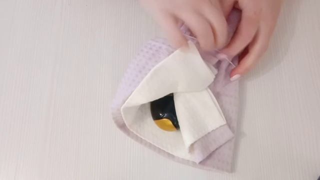 как красиво оформить полотенце в подарок ?
