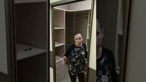 Обзор встроенной П образной гардеробной.