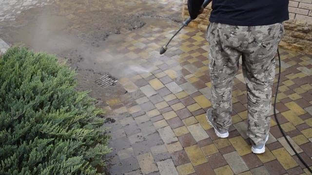 Удаление мха с тротуарной плитки и брусчатки в Краснодаре смотреть онлайн