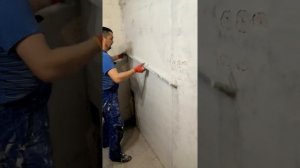 Шпаклёвка стен под стеклохолст правилом с компрессором