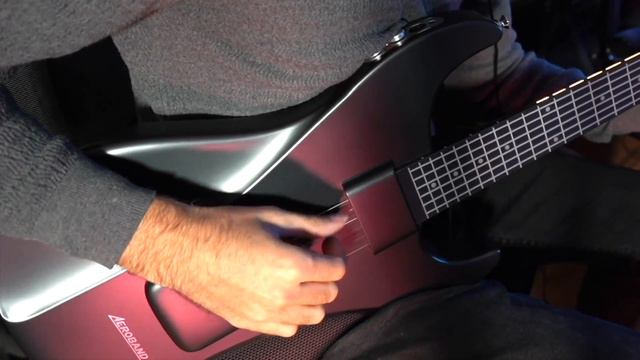 I Tested This Guitar & It's Not What You Think It Is..(Aeroband Guitar) смотреть онлайн
