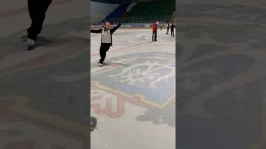 Три-три-три. Шаг тройка на коньках