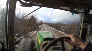 Утонул в поле на тракторе Джон дир 8295R, кировец тащит