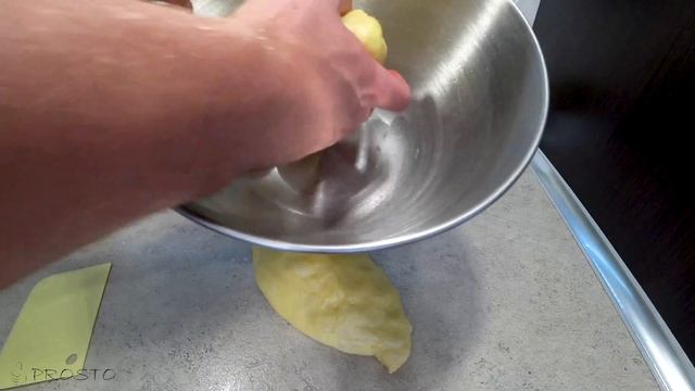 Сметанники. Булочки со сметанной начинкой