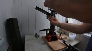 Снаряжение дробового патрона на станке MEC 9000.