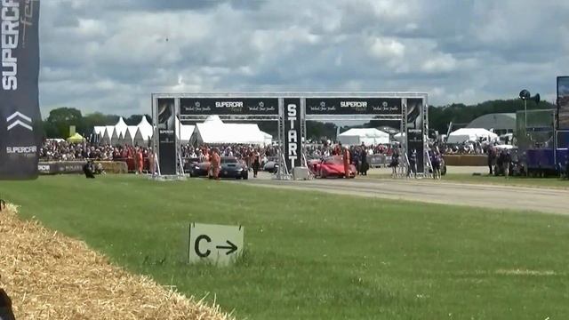 Sywell Supercar Festival 2022. Bugatti Divo, SuperSport 300 and Ferrari F40LM смотреть онлайн
