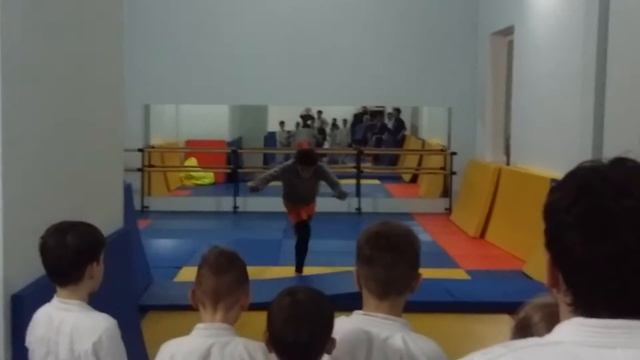 Объснили красочно - кувырки получились смотреть онлайн