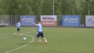 Халк порвал мяч на тренировке