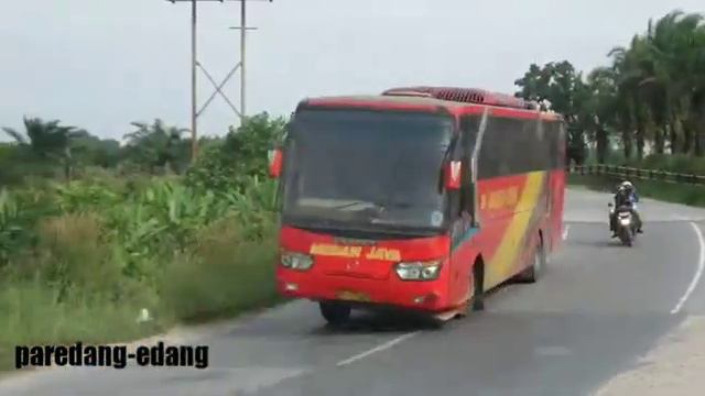 Medan jaya 89 Mercedes Benz 
OH 1526