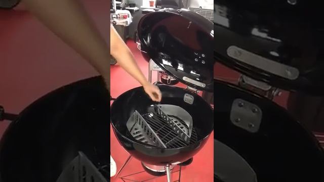 Угольный гриль Weber Master-Touch Premium E-5770 смотреть онлайн