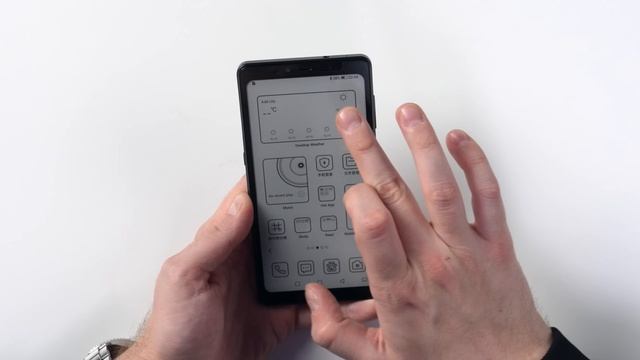 Смартфон только с ЧЕРНО-БЕЛЫМ экраном — работает бесконечно? смотреть онлайн