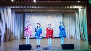 Песня "Чик-чирик" исполняет вокально-хоровой ансамбль "Казачья песня"