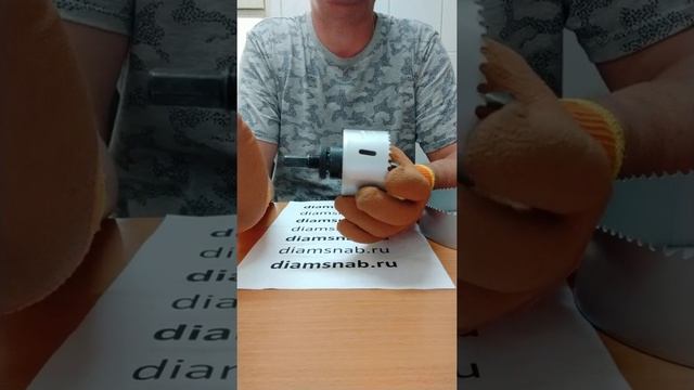 Как и чем просверлить большое и глубокое отверстие в доме, крыше, полу, стене под трубу, дымоход