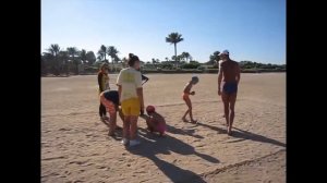 Египет. Магавиш. игра боча. танец живота на пляже