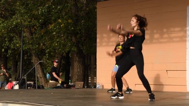 Зумба в Северном административном округе! смотреть онлайн