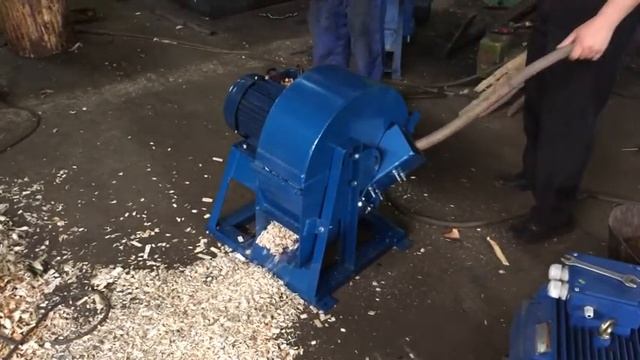Щепорез Вх350  Дровосек  для измельчения небольших отходов.mp4