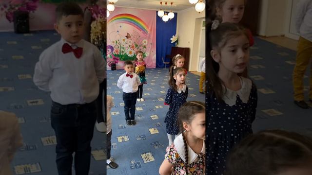 Россия-огромная страна! В ней армия отважна и сильна! смотреть онлайн