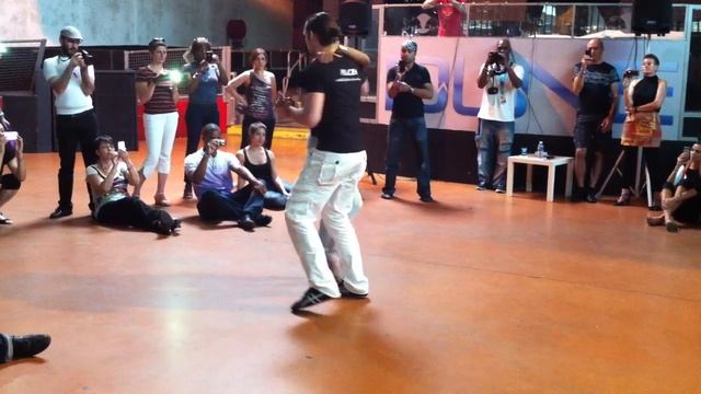 Kizomba Isabelle & Félicien, Sensual kizomba *Mika Mendes - Flor Di Vento* смотреть онлайн