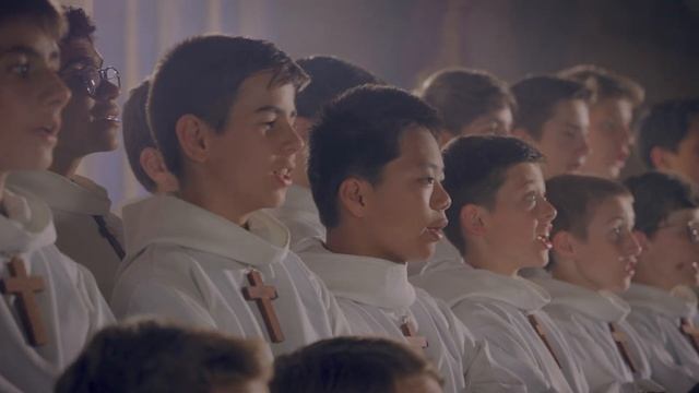 Les Petits Chanteurs à la Croix de Bois - Mozart : Regina Coeli, K.108 - Clip officiel смотреть онлайн