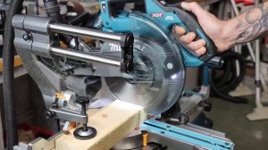 Makita LS002G 4XGT 40Vmax Cordless Miter Saw 216mm