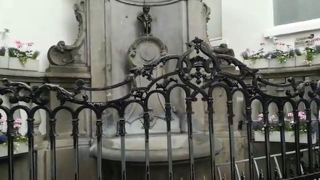 Писающий мальчик, Брюссель, Бельгия - Maneken Pis