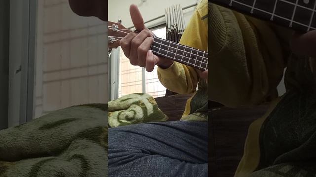 Паттерны и аккорды для укулеле с учебником для начинающих по игре на гитаре #Шорты #Укулеле #Япония смотреть онлайн