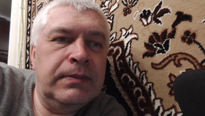 Геннадий Горин поёт песню. Песня: Ягодка-малинка. Караоке