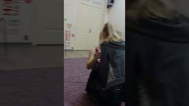 Дрессировка рыбки Люси а Дафи ))))