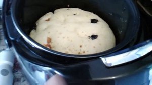 Быстрый пирог с черносливом и курагой в мультиварке