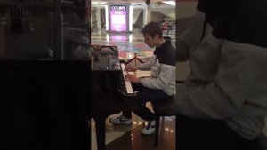 Сыграл на пианино Linkin Park - Numb в торговом центре и "случилось чудо..."