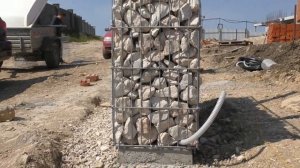 Тумбы под забор из сварной оцинкованной сетки - тумбы из габионов хороши со всех сторон