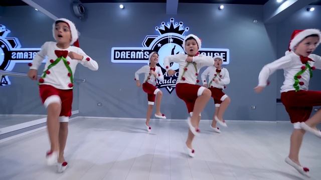Christmas Dance - Jingle Bell Choreography by Little Boys смотреть онлайн