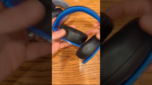 The BIGGEST PROBLEM with the PlayStation Gold Headset смотреть онлайн