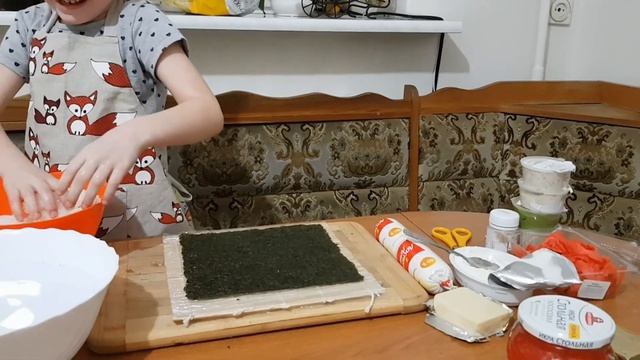 Первый раз делаю Суши ? и украшаю Ёлку ? смотреть онлайн