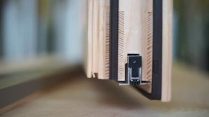 Выдвигающийся (выпадающий) порог для входных деревянных дверей