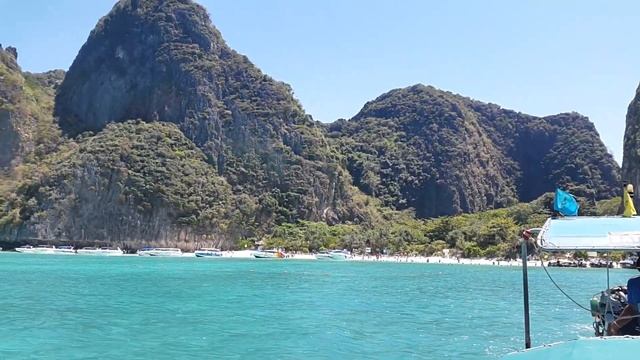 Пхи Пхи смотреть онлайн