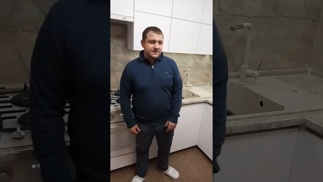 Кухня , открытие фасадов вверх
