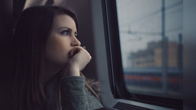 #НаталияКамнева читает стихотворение #ТатьяныНазаровой Отчего застыла
