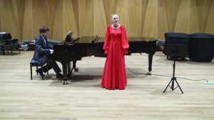 Песня "Ох, ты неверный" поёт Валентина Моисеева