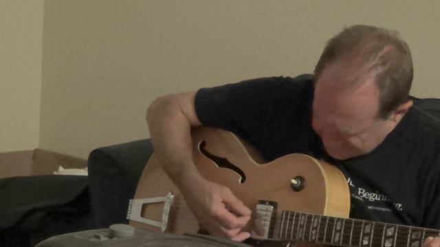 Pipeline played on a Gibson 175 смотреть онлайн