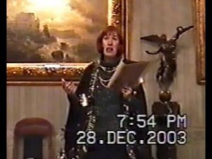 На польском (запись 2003 г.). Поёт Людмила Титова.