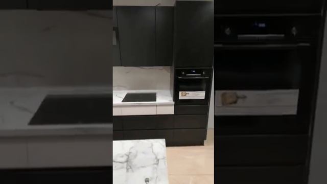 Черная кухня с Островом от www.kuhninovogireevo.ru, 89265913182 wa, https://t.me/mebelzov, kuhni_be