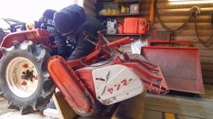 Янмар Ке 3 . Установка фрезы с подкатной , обшитой тележки..mp4