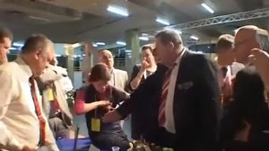 Юристу всё надоело и она начала брызгать молоком!