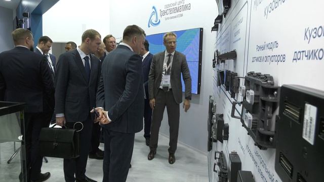 вице-премьер Юрий Борисов на стенде ИТЭЛМА Транстелематика Комтранс 2021