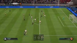 FIFA 19 играю против брата я за МЮ он за ADIDAS