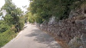 Монастырь Острог. Дорога к монастырю, подъем на машине. Черногория. Сентябрь 2020