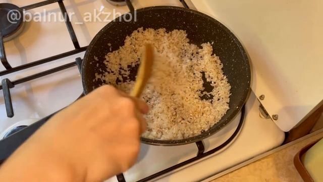 Рассыпчатый рис. Рис в сковороде. Лучший рецепт.
Рис для гарнира. Жареный рис. Как варить рис.