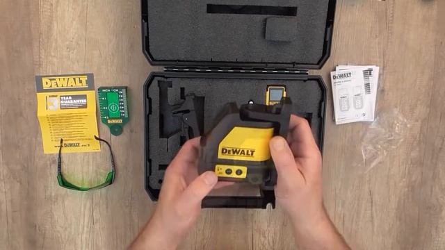 Unboxing DeWALT DW0889CG XJ Green Cross Laser Level Pack DW088CG + DW099E Meter - Bob The Tool Man смотреть онлайн
